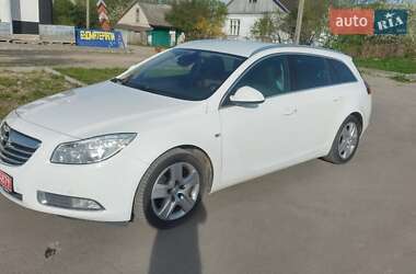 Универсал Opel Insignia 2011 в 