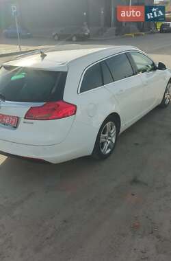 Универсал Opel Insignia 2011 в 