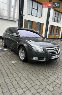 Универсал Opel Insignia 2010 в 