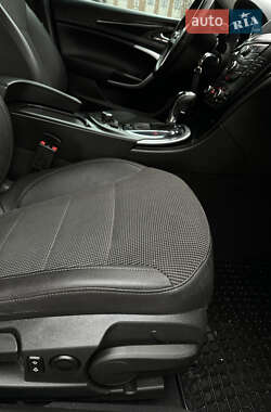 Универсал Opel Insignia 2010 в 