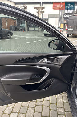 Универсал Opel Insignia 2010 в 