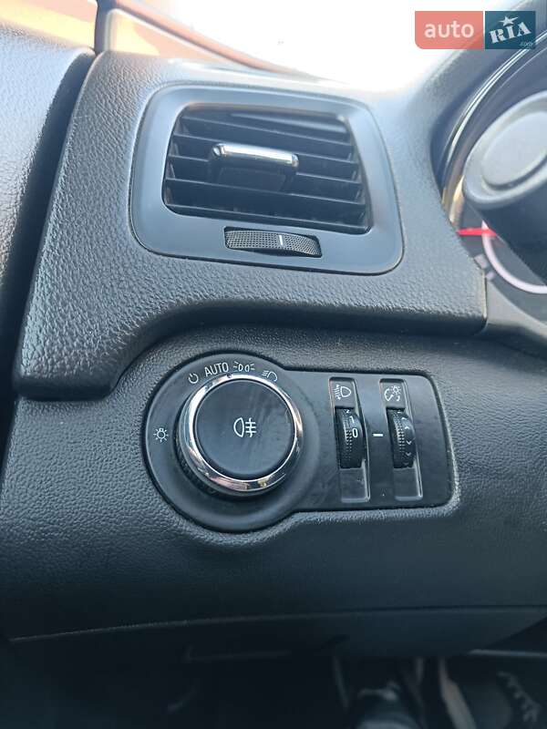 Универсал Opel Insignia 2014 в Львове