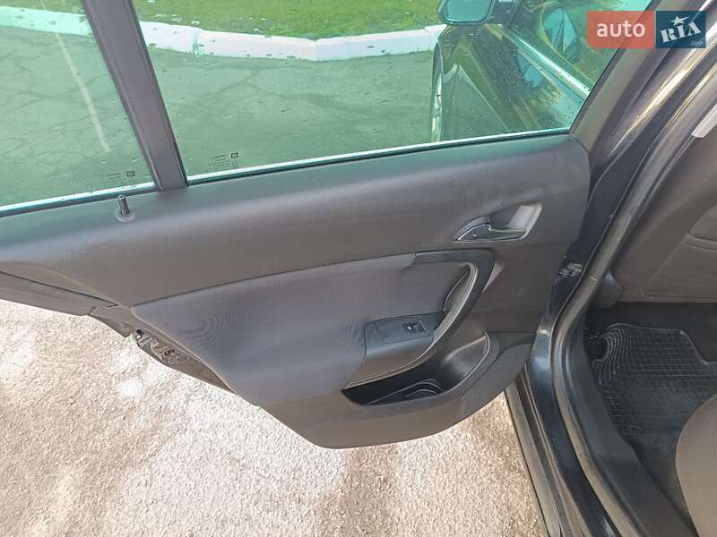 Универсал Opel Insignia 2014 в Львове