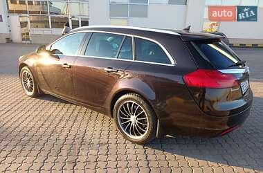 Универсал Opel Insignia 2011 в 