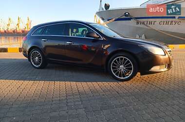 Универсал Opel Insignia 2011 в 