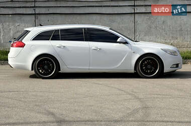 Универсал Opel Insignia 2011 в 