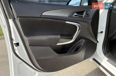 Универсал Opel Insignia 2011 в 