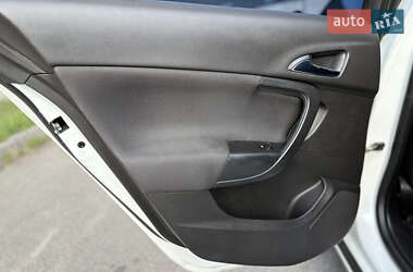 Универсал Opel Insignia 2011 в 