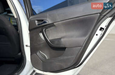 Универсал Opel Insignia 2011 в 