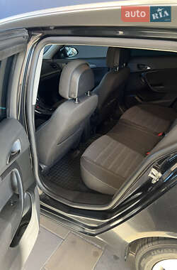 Универсал Opel Insignia 2011 в 