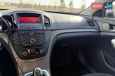 Седан Opel Insignia 2010 в 