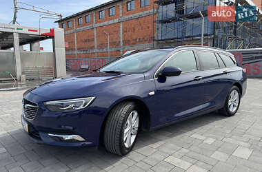 Универсал Opel Insignia 2017 в 