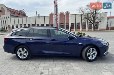 Универсал Opel Insignia 2017 в 