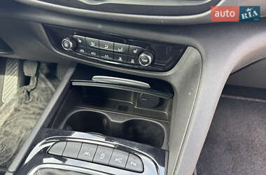 Универсал Opel Insignia 2017 в 