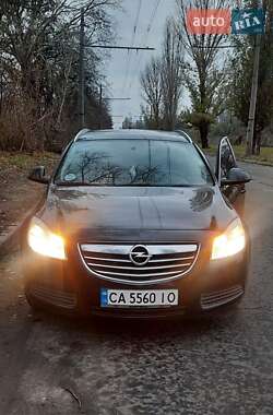Универсал Opel Insignia 2010 в 
