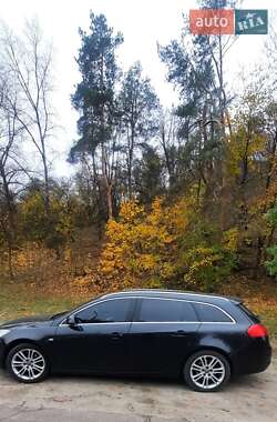 Универсал Opel Insignia 2010 в 