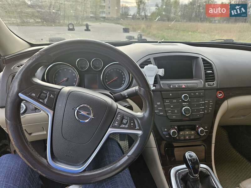 Лифтбек Opel Insignia 2010 в Киеве