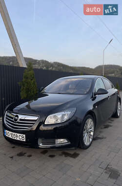 Седан Opel Insignia 2011 в 