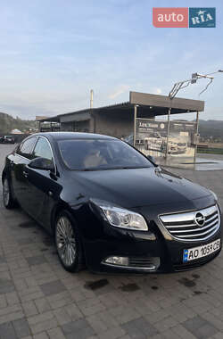 Седан Opel Insignia 2011 в 