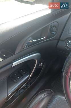 Универсал Opel Insignia 2011 в 