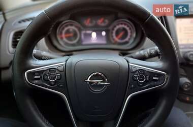 Универсал Opel Insignia 2016 в 