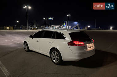 Универсал Opel Insignia 2013 в 