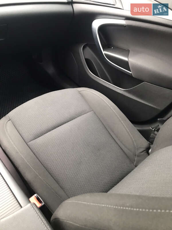 Универсал Opel Insignia 2014 в Житомире