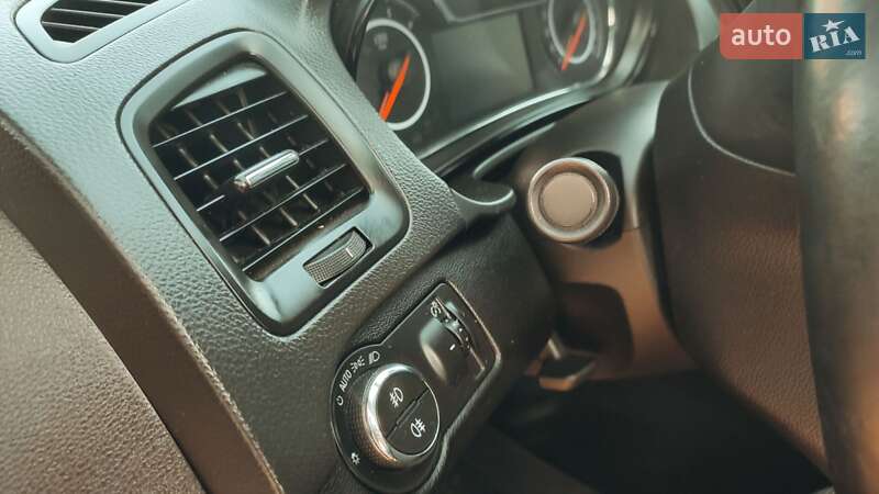 Універсал Opel Insignia 2016 в Конотопі