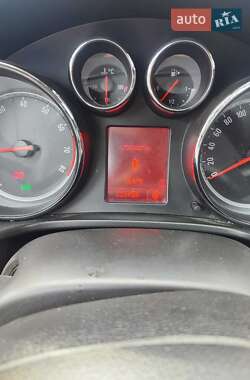 Седан Opel Insignia 2010 в 