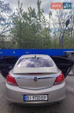 Седан Opel Insignia 2010 в 