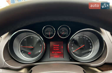 Универсал Opel Insignia 2010 в 