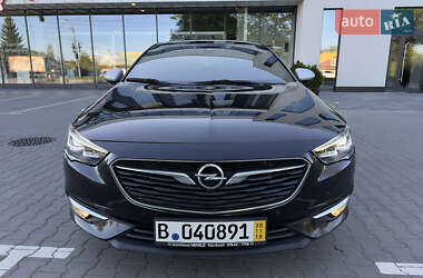 Лифтбек Opel Insignia 2018 в 