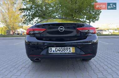 Лифтбек Opel Insignia 2018 в 