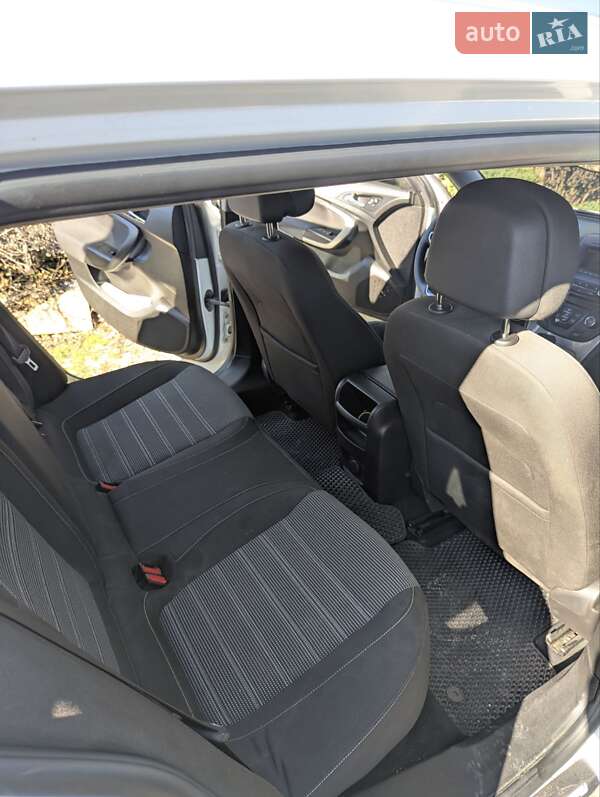 Універсал Opel Insignia 2015 в Луцьку