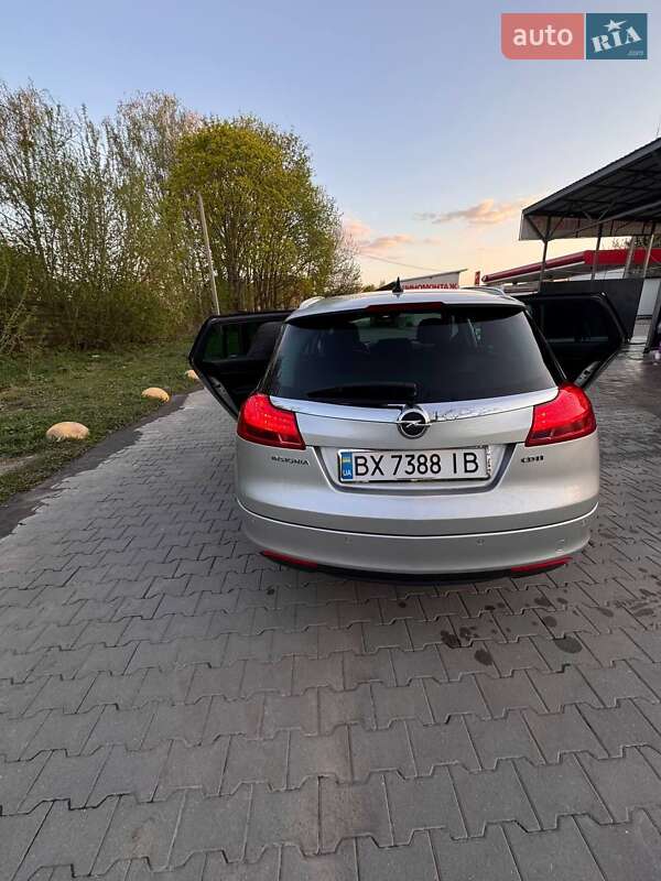 Універсал Opel Insignia 2013 в Старокостянтинові