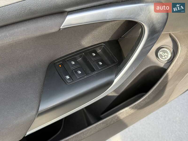 Универсал Opel Insignia 2014 в Ровно