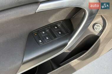 Универсал Opel Insignia 2014 в 