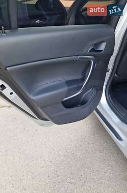 Седан Opel Insignia 2011 в 