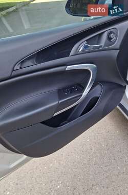 Седан Opel Insignia 2011 в 