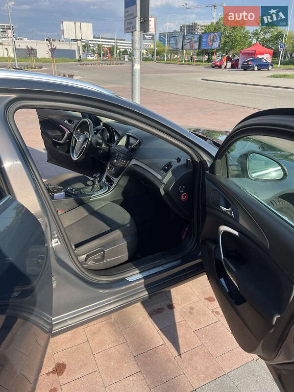 Универсал Opel Insignia 2013 в Ивано-Франковске