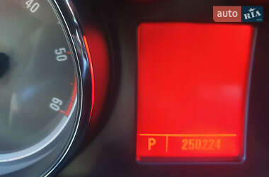 Универсал Opel Insignia 2011 в 