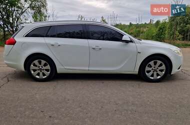 Универсал Opel Insignia 2010 в 