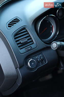 Седан Opel Insignia 2009 в 