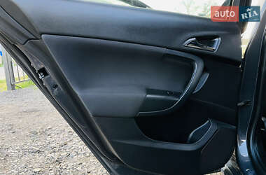 Универсал Opel Insignia 2013 в 