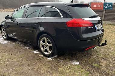 Универсал Opel Insignia 2011 в 
