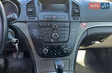 Универсал Opel Insignia 2011 в 
