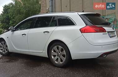 Универсал Opel Insignia 2010 в 