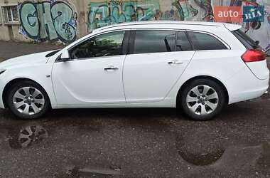 Универсал Opel Insignia 2010 в 