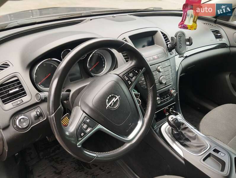 Универсал Opel Insignia 2010 в Киеве