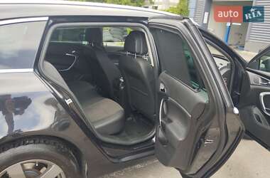 Универсал Opel Insignia 2010 в 
